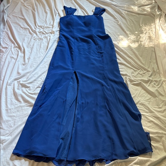 ✨New Listing✨ JJ’s House Elegant Blue Evening Gown - Picture 1 of 6
